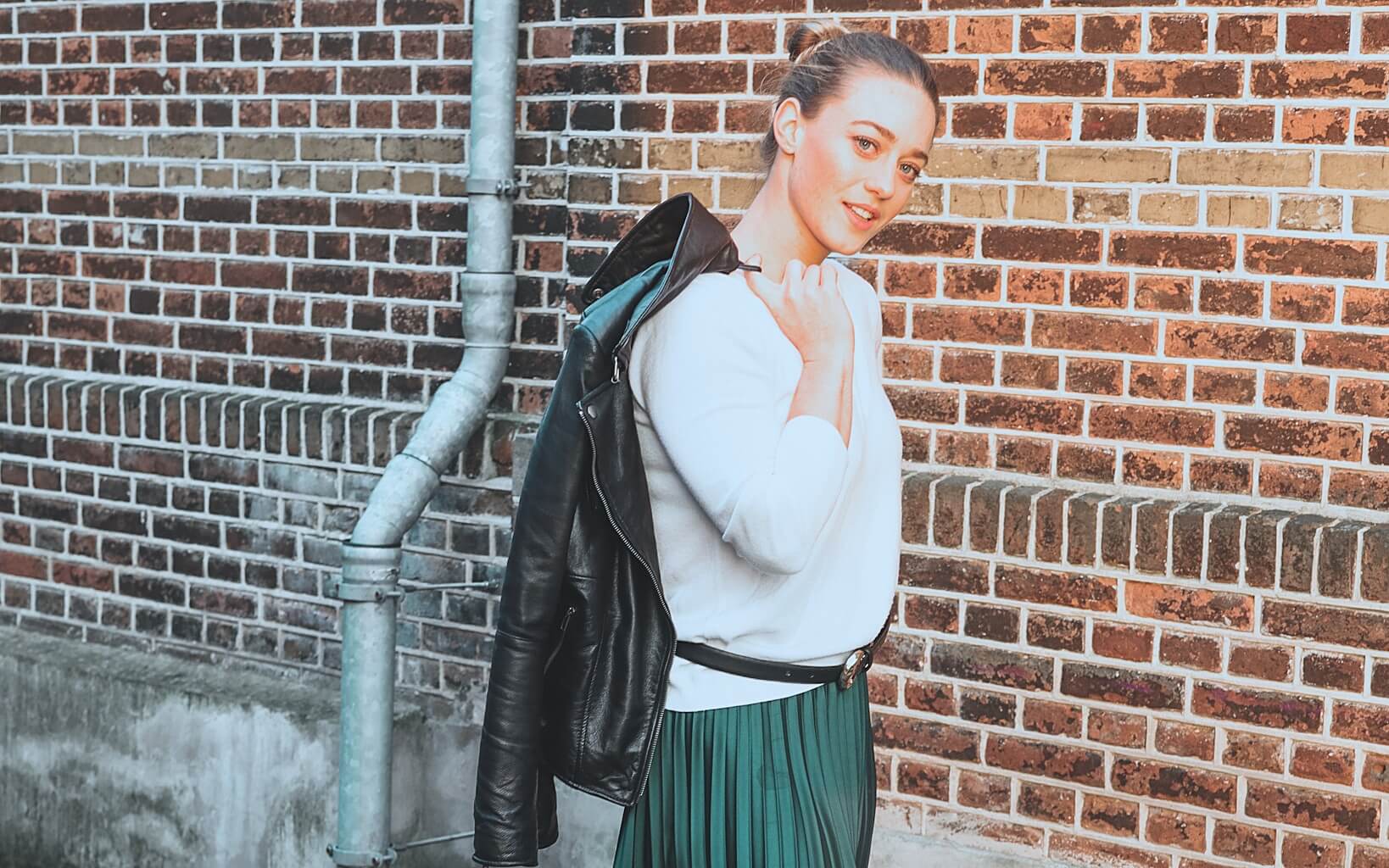 How to wear the pleated skirt trend in 2021?